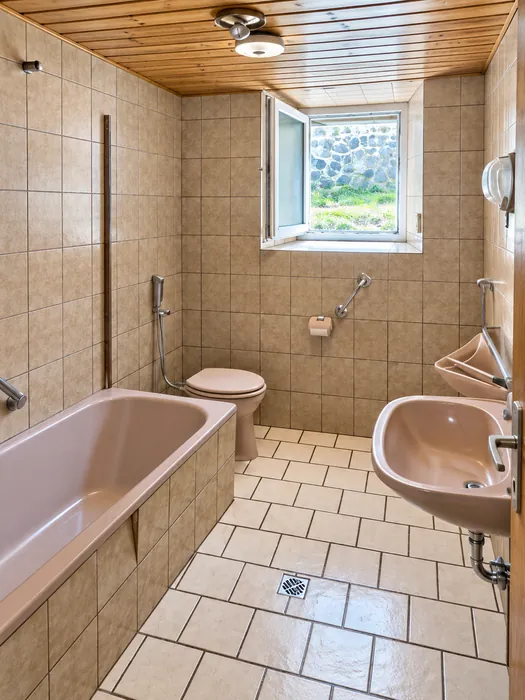 Zweites Badezimmer